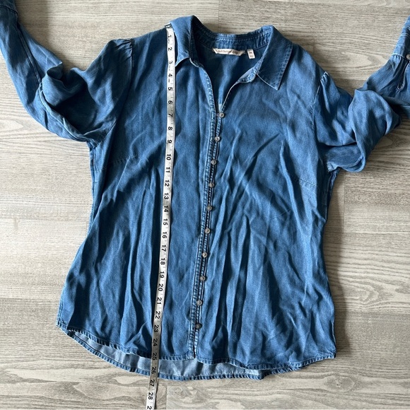 Soft Surroundings Chambray Denim Button-Up Shirt Medium Petite - Picture 10 of 11